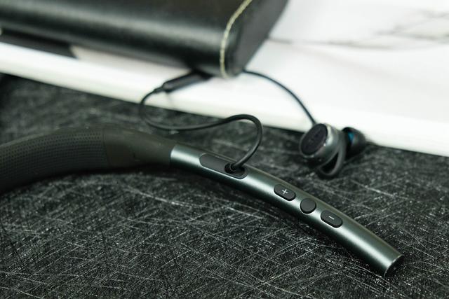 AKG N200nc蓝牙耳机值得买吗 AKG N200nc颈挂蓝牙耳机开箱深度评测